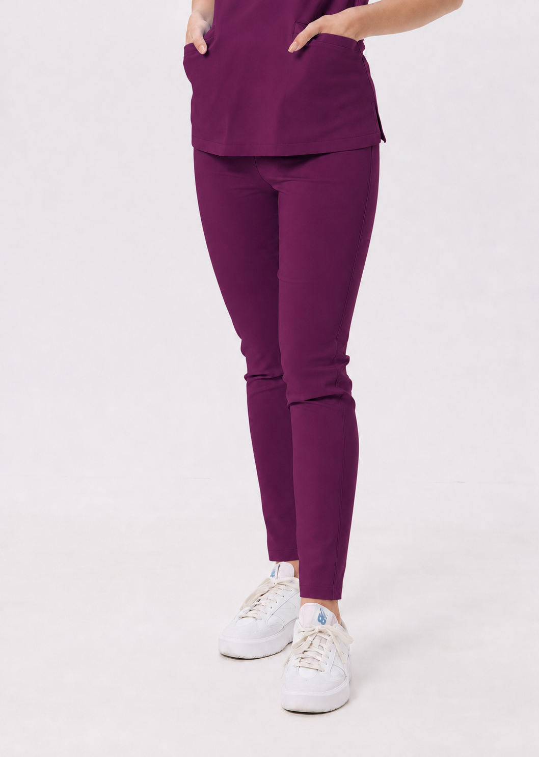 Women's skinny scrub pants Ella, colour plum, front